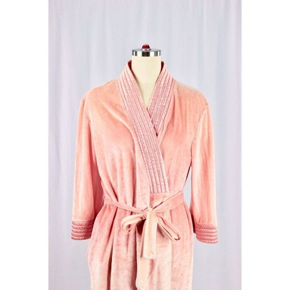 Vintage 1960's Pink Velvet Quilted Satin Robe Dressing Gown - Picture 2 of 13